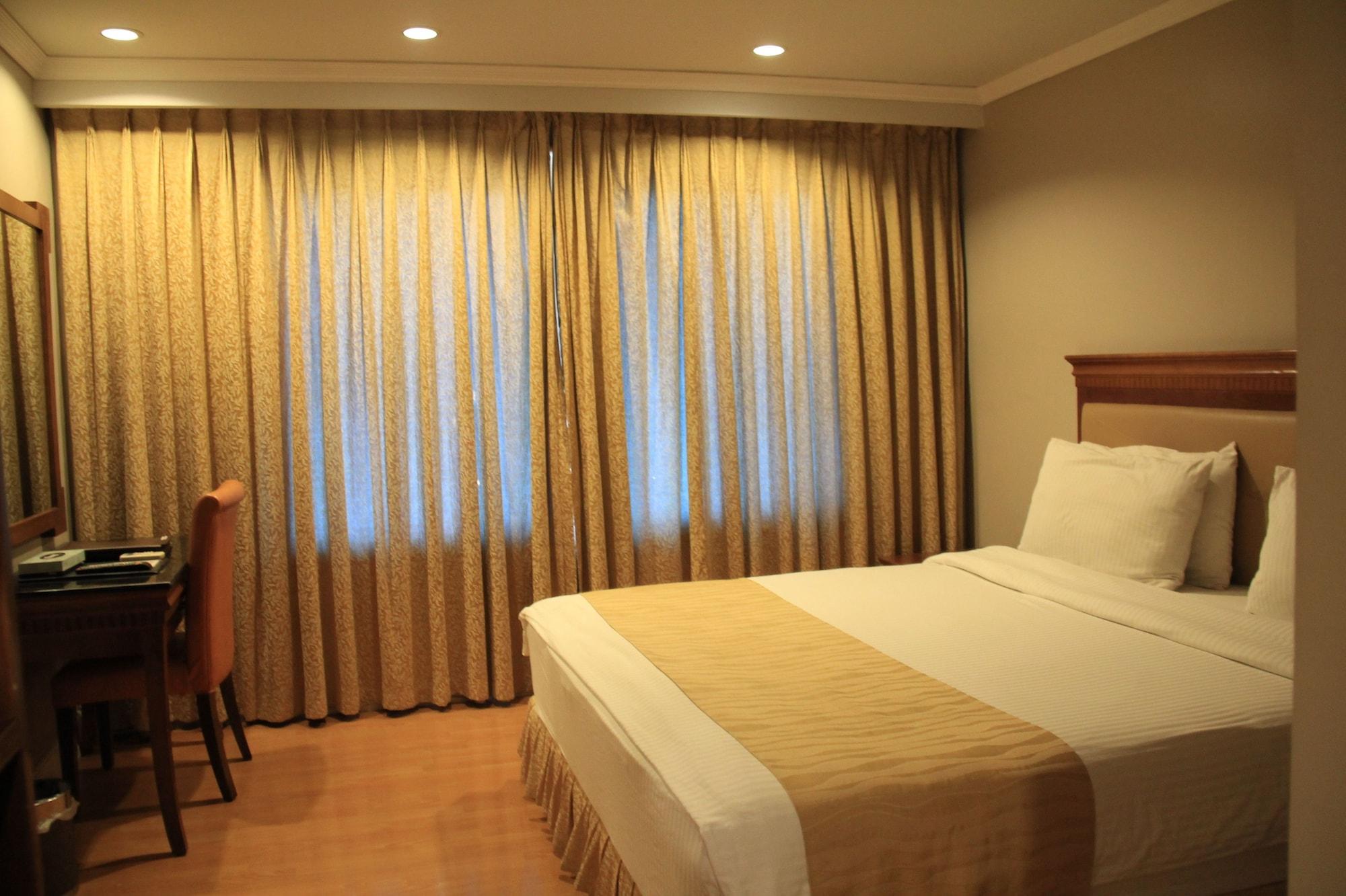Savannah Resort Hotel Angeles Esterno foto
