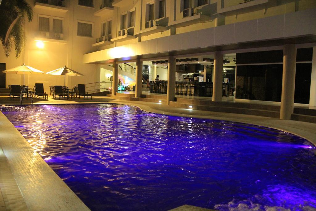 Savannah Resort Hotel Angeles Esterno foto