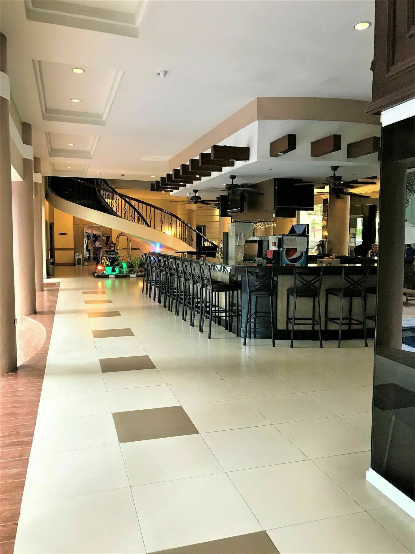 Savannah Resort Hotel Angeles Esterno foto